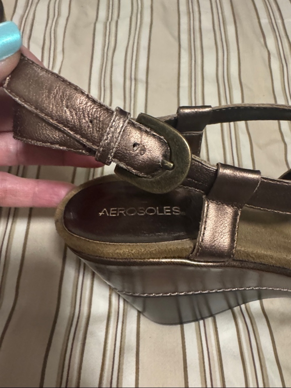 Aerosoles Bronze Women’s Strappy Wedge Sandals - size 7 1/2 - Picture 4 of 8